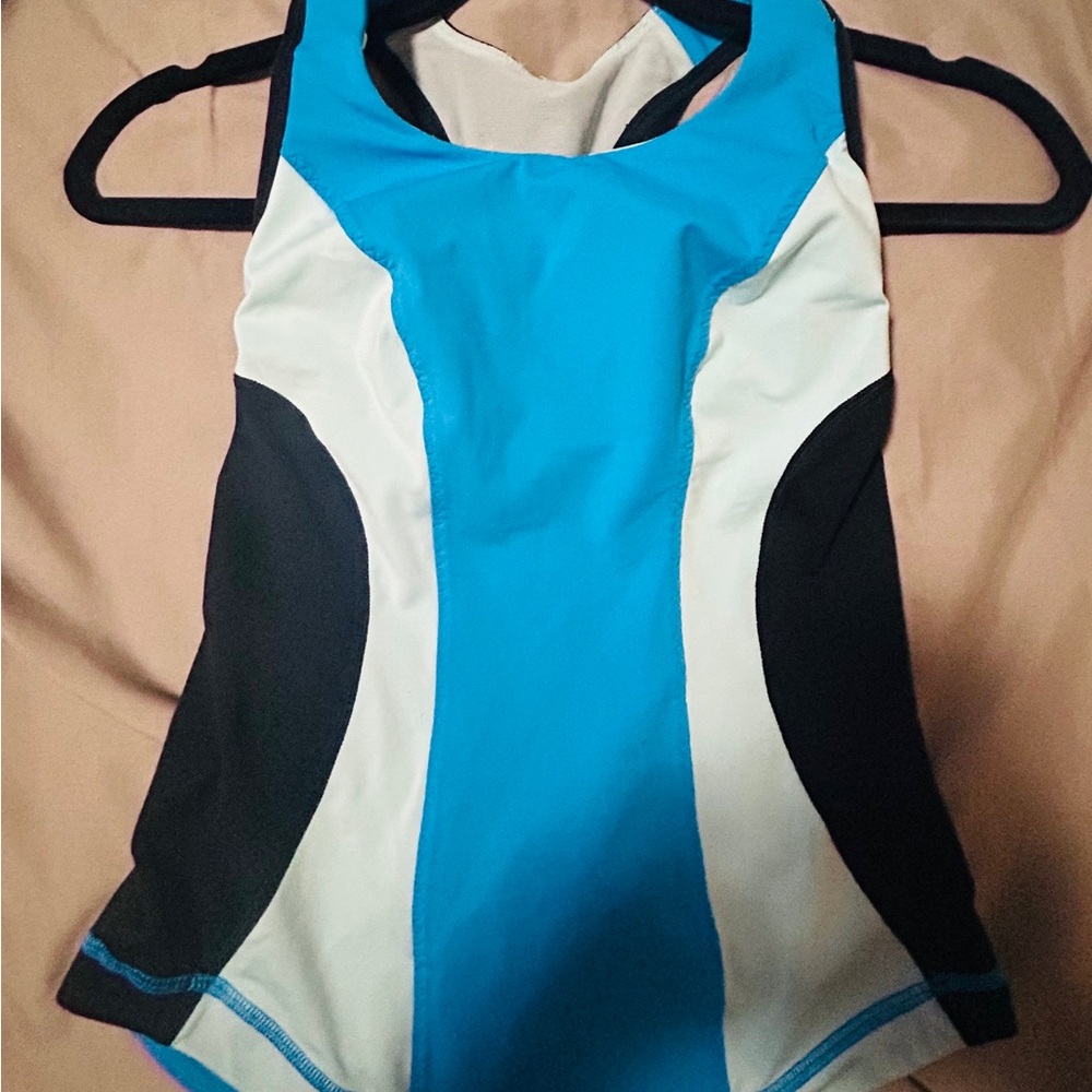 #225 Lululemon NWOTBlue and White Tank Top with built in support. Size 2